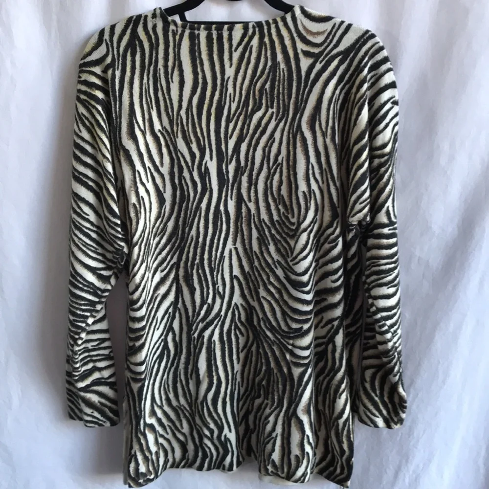 In-Knit knit zebra